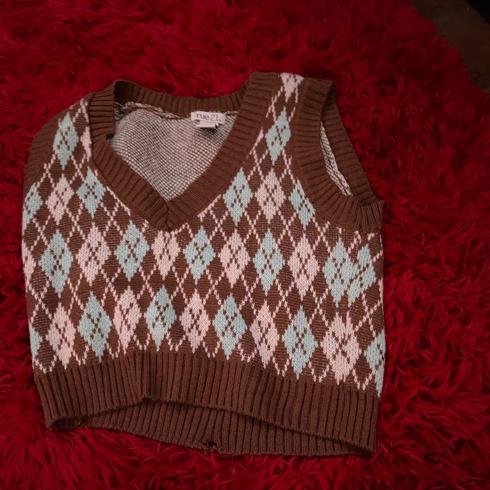 Brown white and blue argyle crop sweatervest